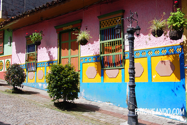 Guatapé, Antioquia, Colombia - Patoneando blog de viajes.jpg