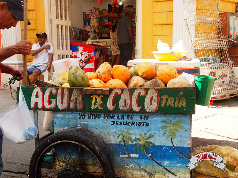 Cartagena - Colombia-agua de coco - Patoneando Blog de viajes.jpg