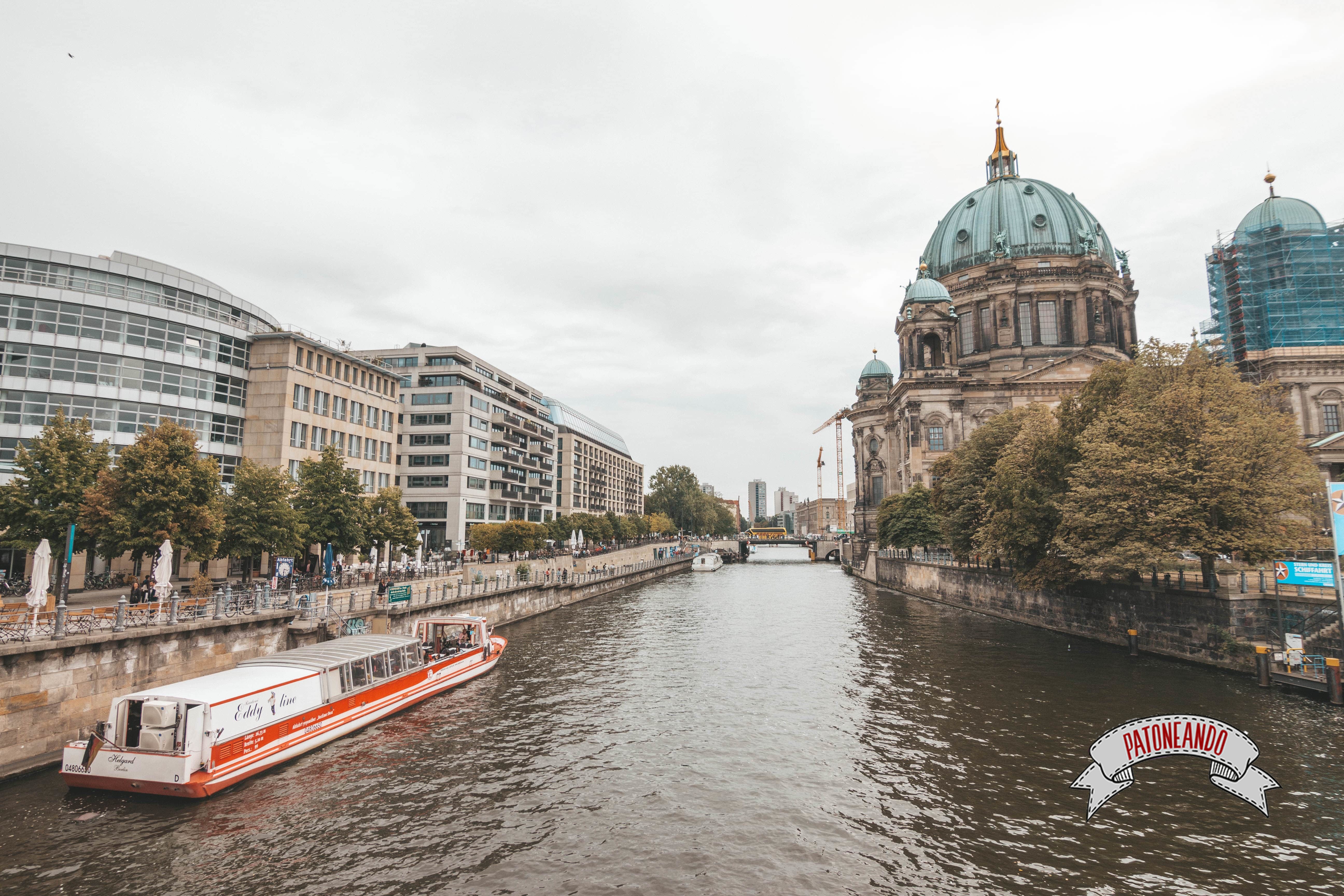 que ver y que hacer en Berlín - Paseo en barco por el río Spree -Patoneando blog de viajes (13)