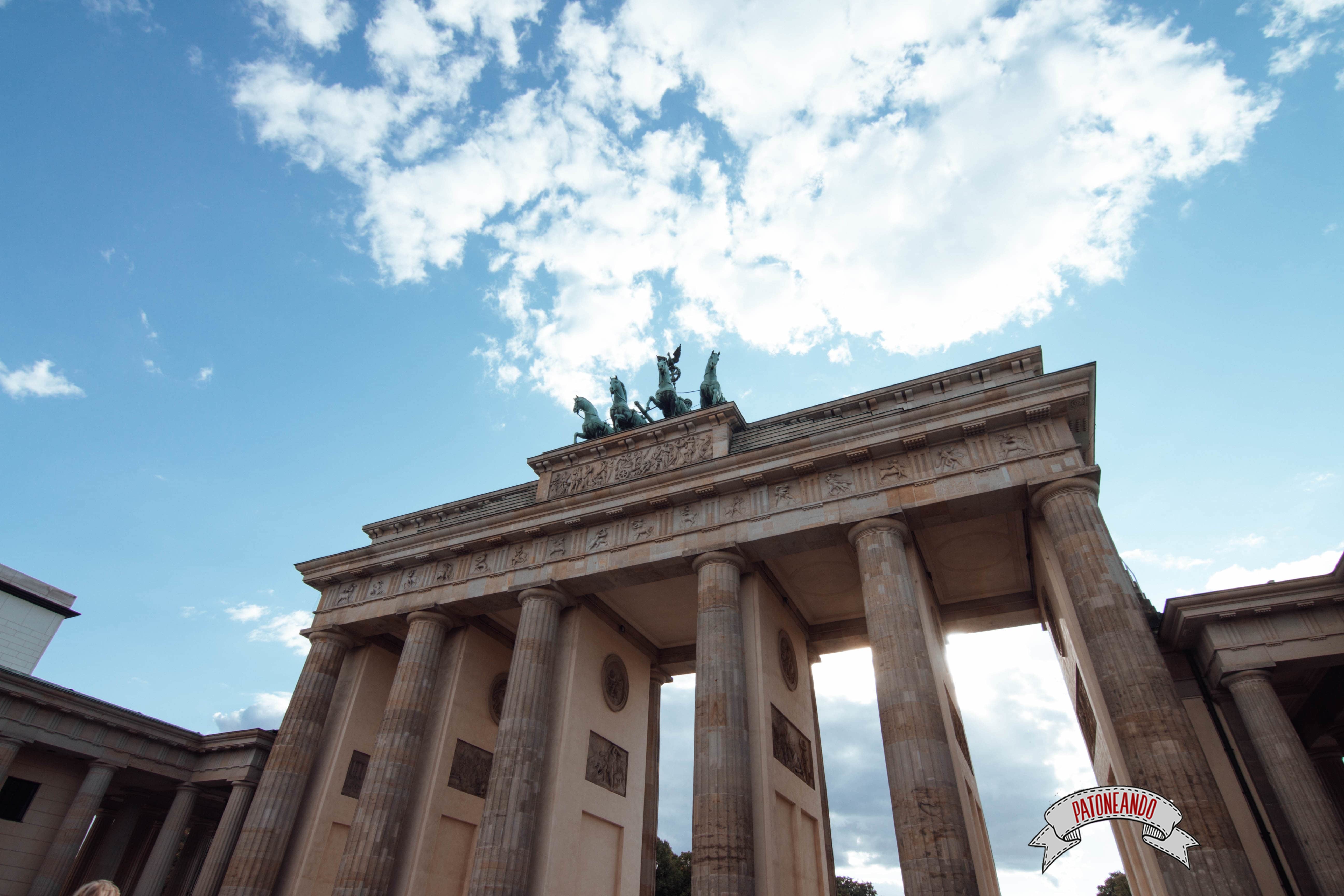 que ver y que hacer en Berlín - puerta de Branderburgo -Patoneando blog de viajes (9)